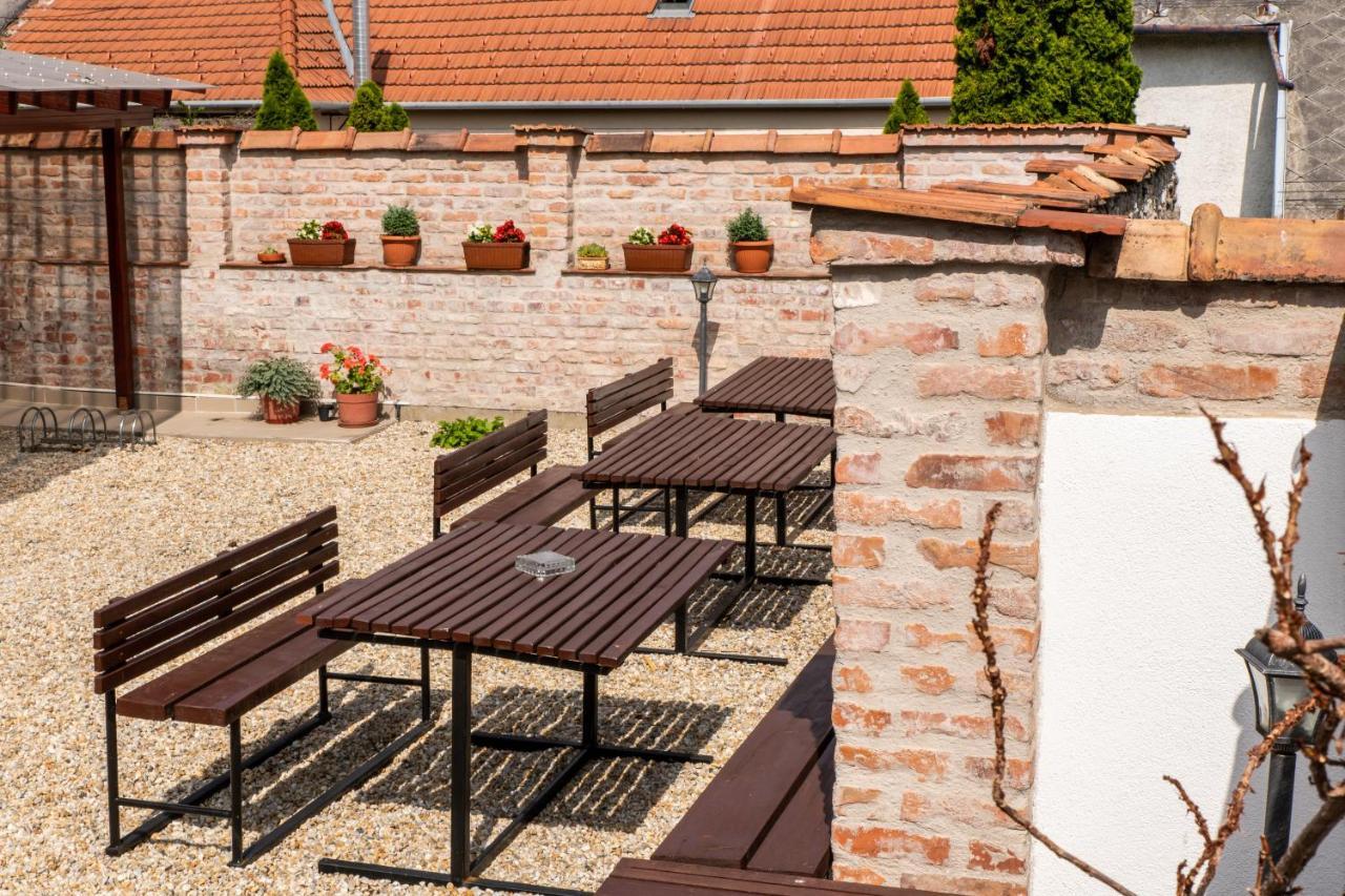 Bed and Breakfast Fényes Vinorium à Sopron Extérieur photo